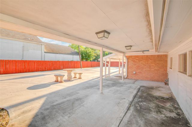 902 Ashford Parkway Parkway, Houston, TX 77077