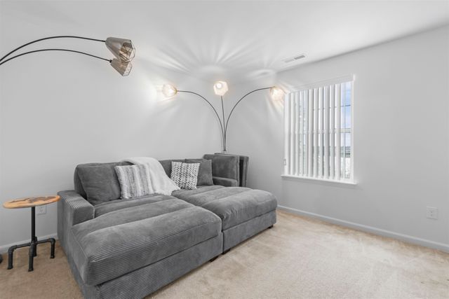 51876 E Pointe Lane, Chesterfield Twp, MI 48051