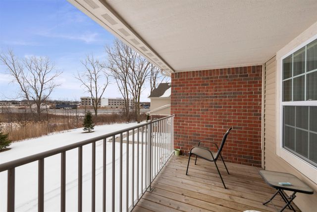 51876 E Pointe Lane, Chesterfield Twp, MI 48051