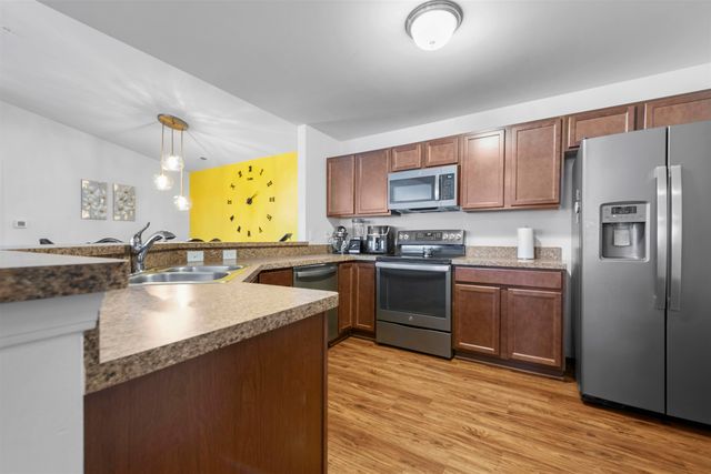 51876 E Pointe Lane, Chesterfield Twp, MI 48051