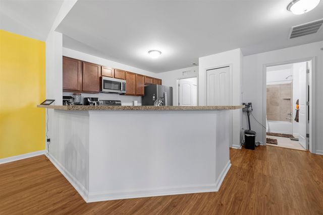 51876 E Pointe Lane, Chesterfield Twp, MI 48051