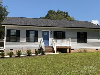 406 Greenlea Circle, Taylorsville, NC 28681