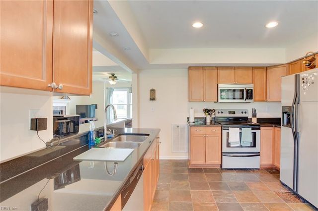 2220 Rock Lake LOOP, Virginia Beach, VA 23456