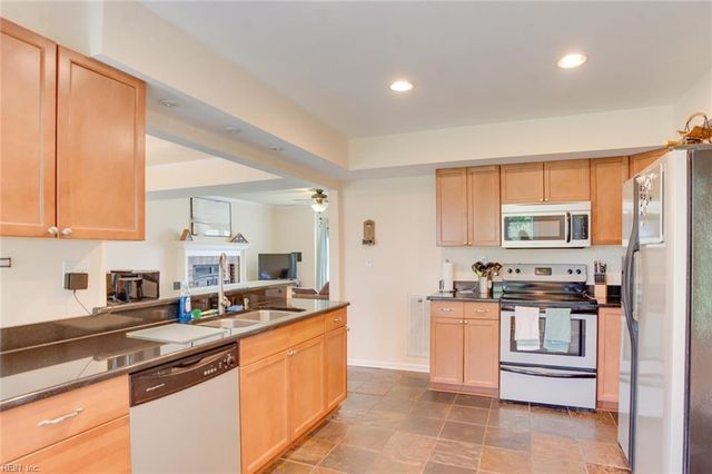2220 Rock Lake LOOP, Virginia Beach, VA 23456
