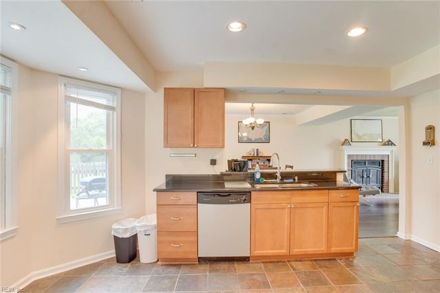 2220 Rock Lake LOOP, Virginia Beach, VA 23456