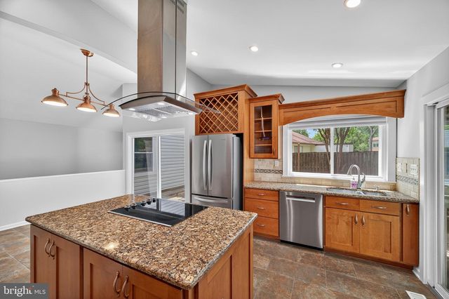 137 S FOX RD, Sterling, VA 20164