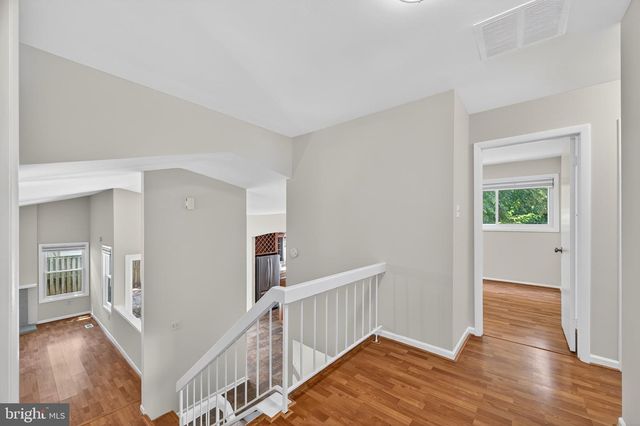 137 S FOX RD, Sterling, VA 20164