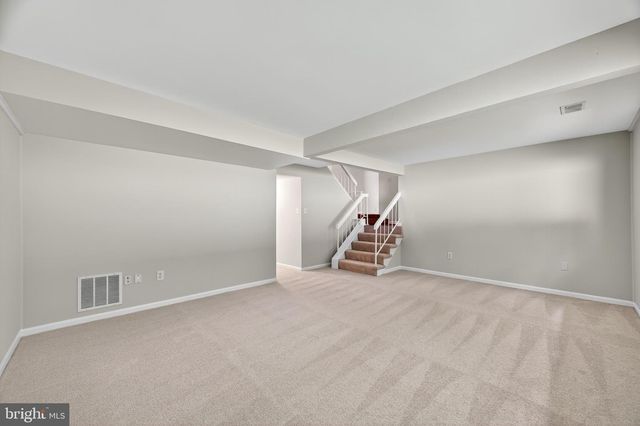 137 S FOX RD, Sterling, VA 20164