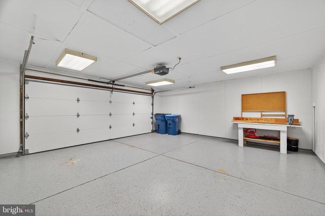 137 S FOX RD, Sterling, VA 20164