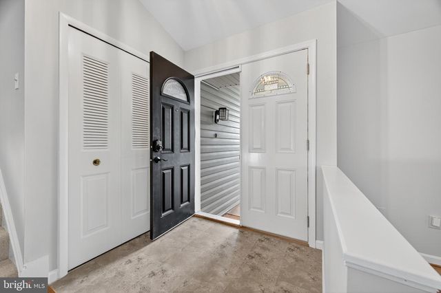 137 S FOX RD, Sterling, VA 20164