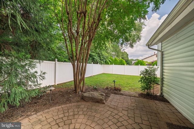 137 S FOX RD, Sterling, VA 20164