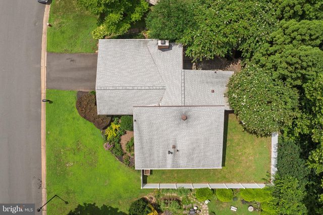 137 S FOX RD, Sterling, VA 20164