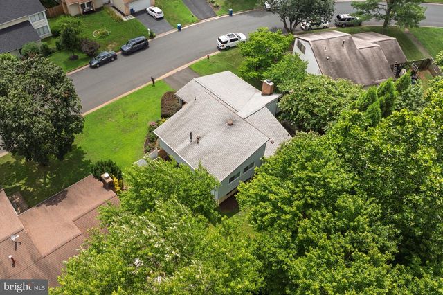 137 S FOX RD, Sterling, VA 20164