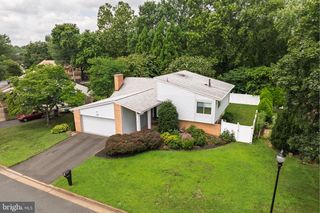 137 S FOX RD, Sterling, VA 20164