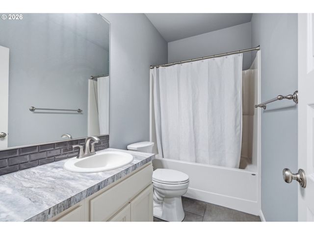 6110 Ne 134TH St, Vancouver, WA 98686