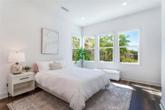 17701 Ridgeline Court, Saugus, CA 91350