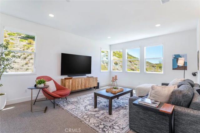 17701 Ridgeline Court, Saugus, CA 91350