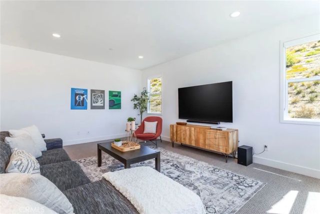 17701 Ridgeline Court, Saugus, CA 91350
