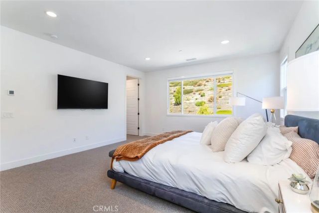 17701 Ridgeline Court, Saugus, CA 91350