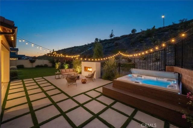 17701 Ridgeline Court, Saugus, CA 91350
