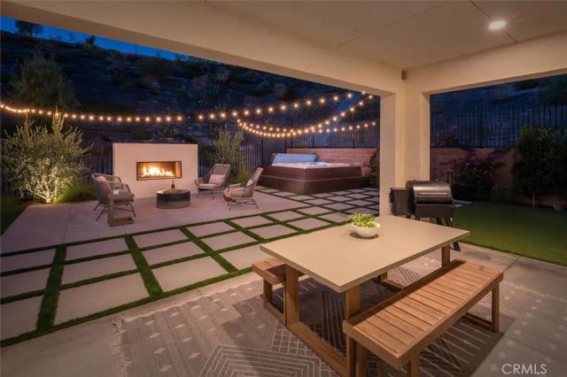 17701 Ridgeline Court, Saugus, CA 91350