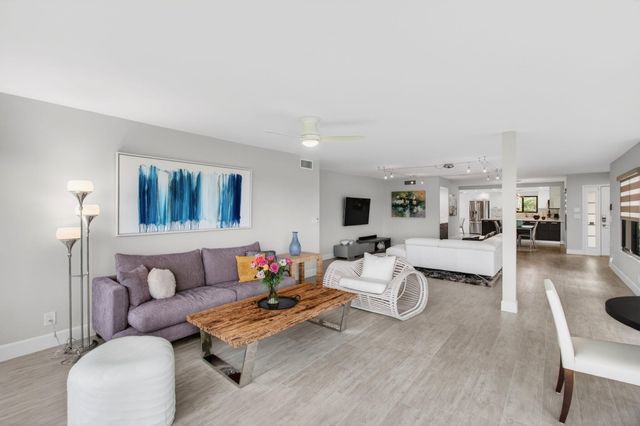 7473 Victory Lane, Delray Beach, FL 33446