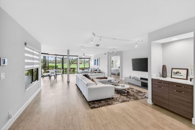 7473 Victory Lane, Delray Beach, FL 33446