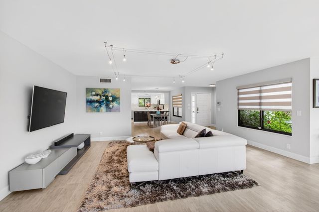 7473 Victory Lane, Delray Beach, FL 33446