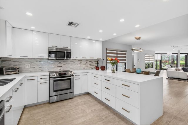 7473 Victory Lane, Delray Beach, FL 33446