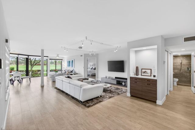 7473 Victory Lane, Delray Beach, FL 33446