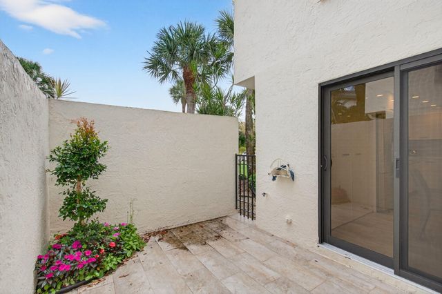 7473 Victory Lane, Delray Beach, FL 33446