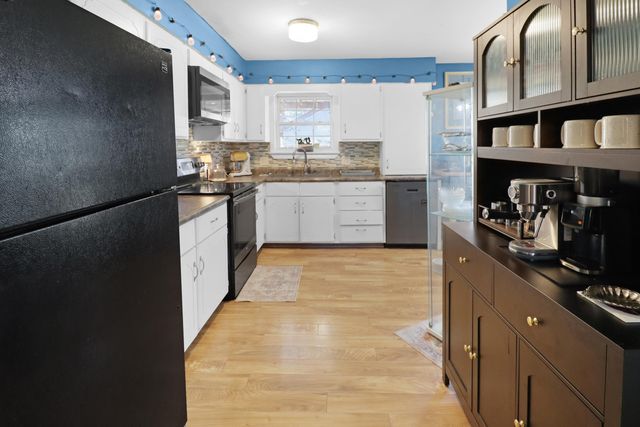 801 E Guinevere Street, Springfield, MO 65807