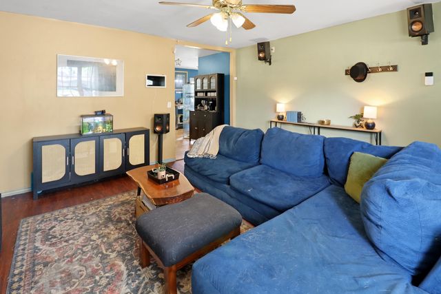 801 E Guinevere Street, Springfield, MO 65807