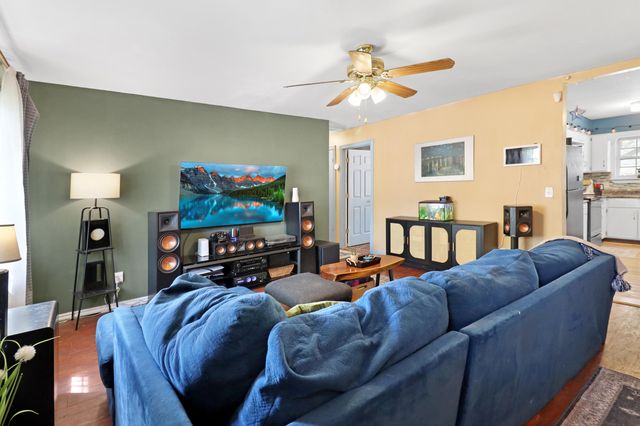 801 E Guinevere Street, Springfield, MO 65807