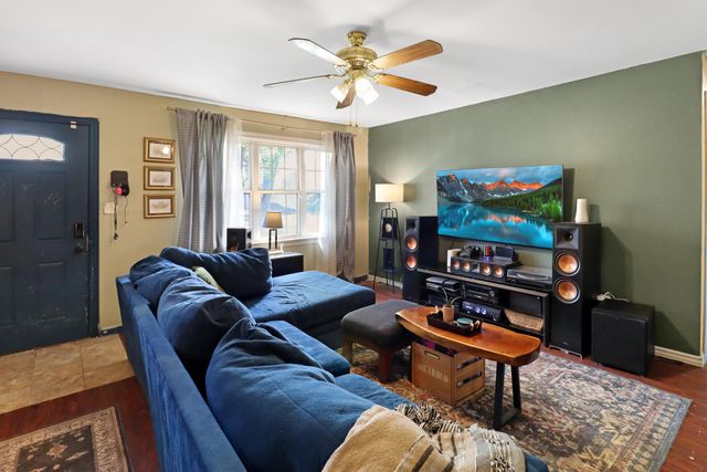 801 E Guinevere Street, Springfield, MO 65807