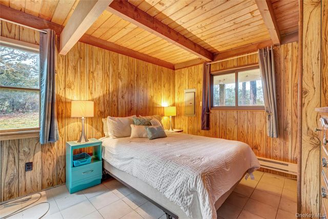 5 Victoria Drive, Hampton Bays, NY 11946