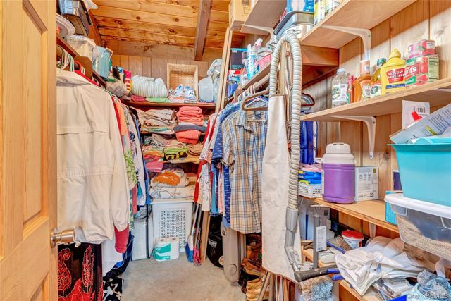 5 Victoria Drive, Hampton Bays, NY 11946