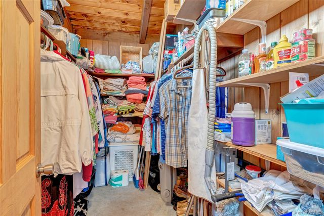 5 Victoria Drive, Hampton Bays, NY 11946