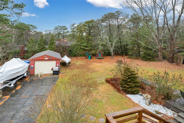 5 Victoria Drive, Hampton Bays, NY 11946