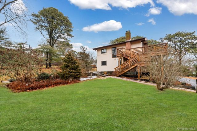 5 Victoria Drive, Hampton Bays, NY 11946