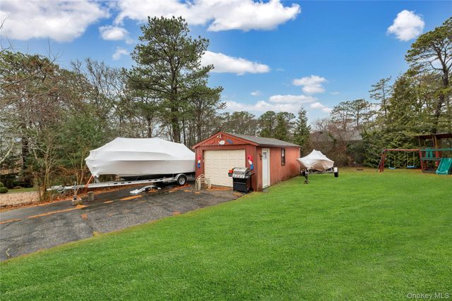 5 Victoria Drive, Hampton Bays, NY 11946