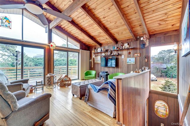 5 Victoria Drive, Hampton Bays, NY 11946