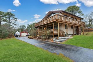 5 Victoria Drive, Hampton Bays, NY 11946