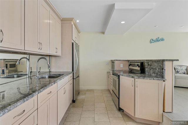 265 Dune Road 68, Westhampton Beach, NY 11978