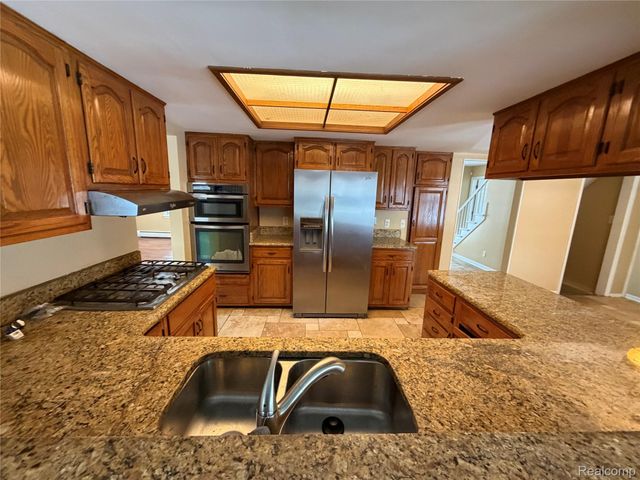 45669 Harmony Lane, Van Buren Charter Township, MI 48111