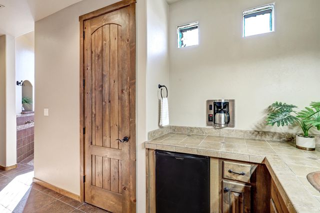 6019 Rooster Point Road NE, Rio Rancho, NM 87144