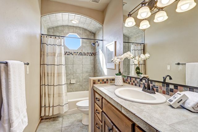 6019 Rooster Point Road NE, Rio Rancho, NM 87144