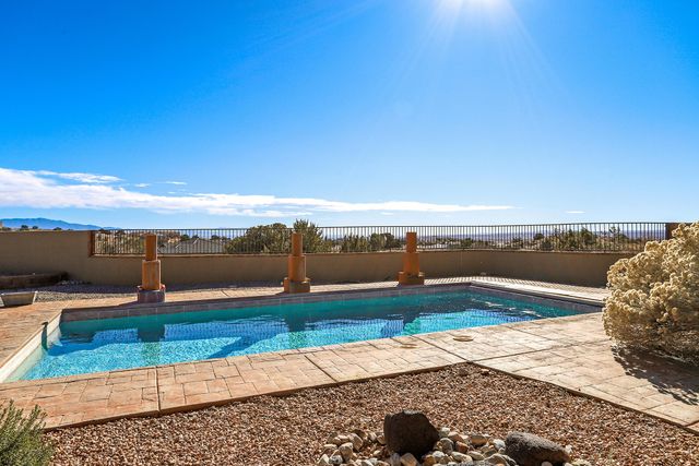 6019 Rooster Point Road NE, Rio Rancho, NM 87144