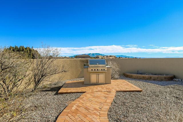 6019 Rooster Point Road NE, Rio Rancho, NM 87144