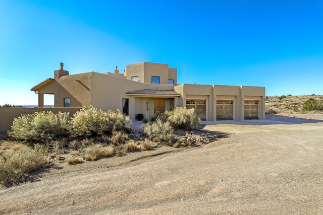 6019 Rooster Point Road NE, Rio Rancho, NM 87144